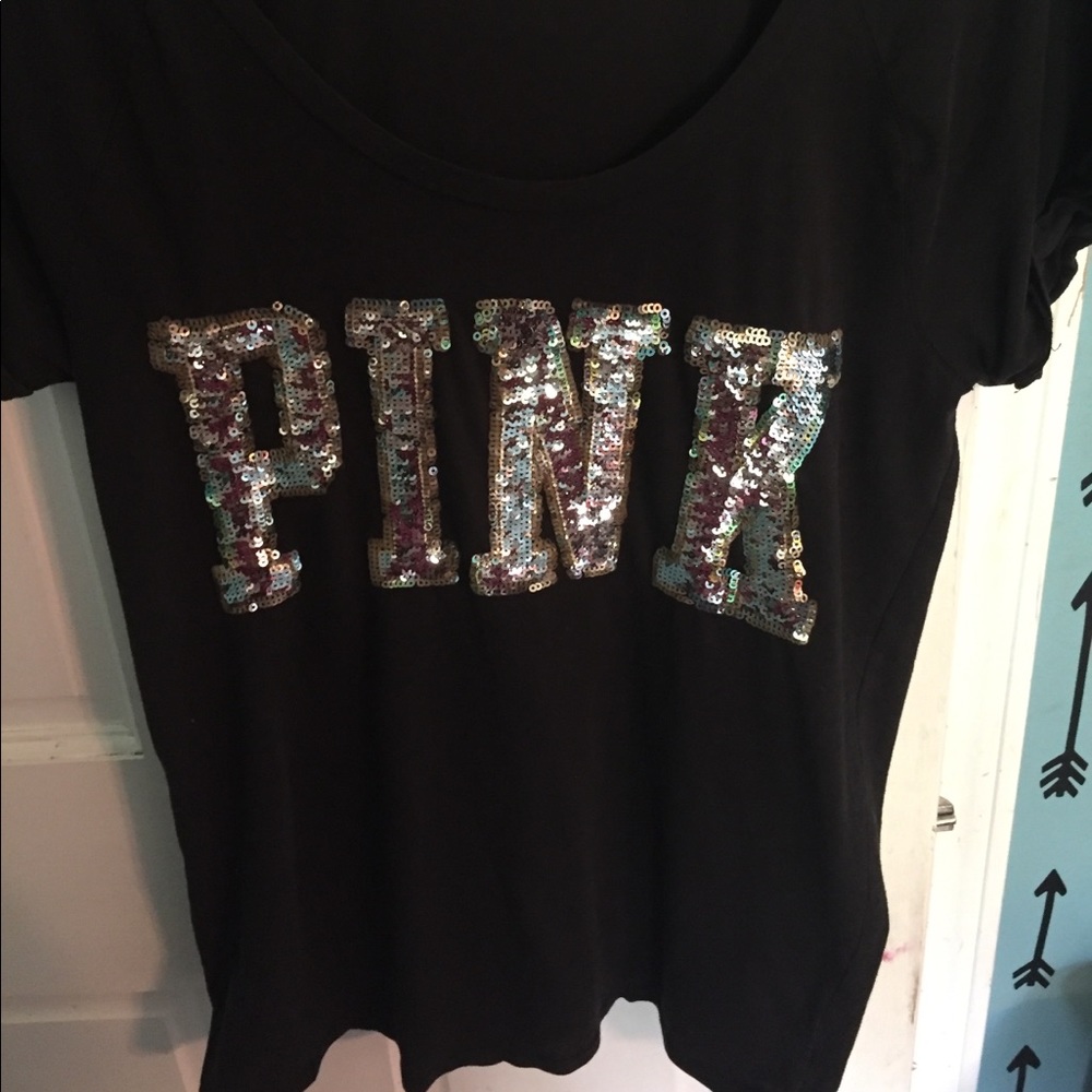 Victoria’s Secret tee (PINK)